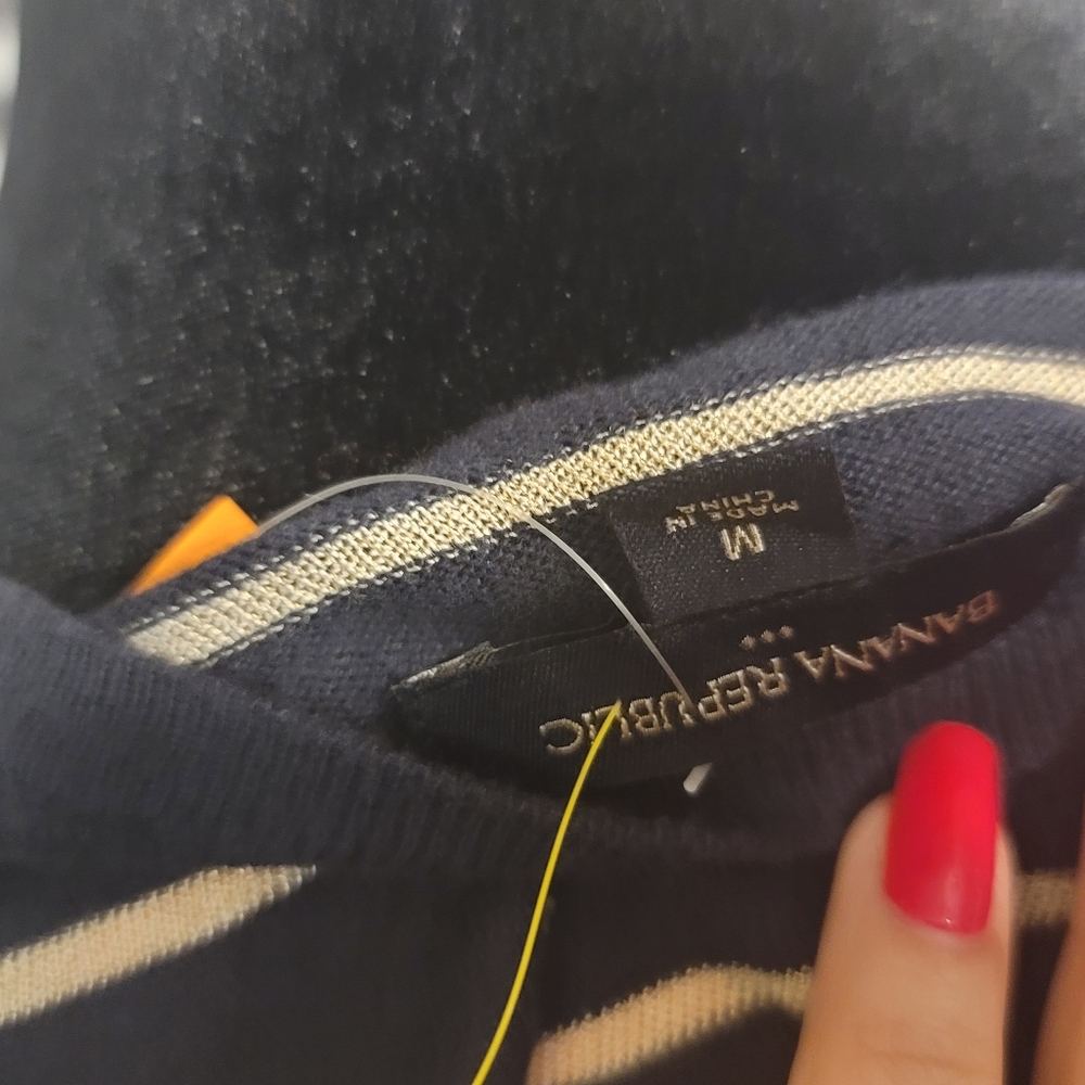 Banana Republic navy blue and gold cardigan, front buttons - Picture 4 of 4